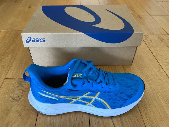 Asics Trainers Size 5