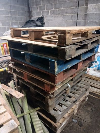 Pallets for free x 11