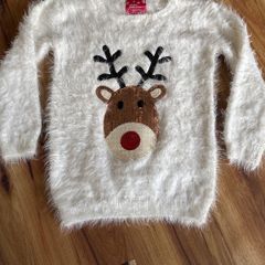 Girls Christmas jumper age 7-8 excellent condition!