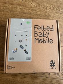 Sebra busy builder baby mobile