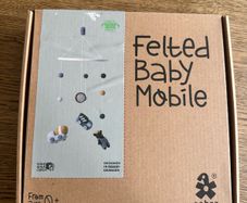 Sebra busy builder baby mobile