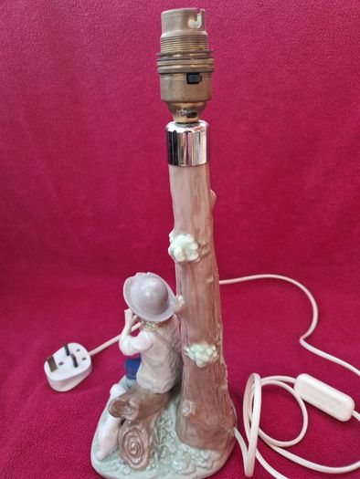 Nao by Lladro Figurine Lamp