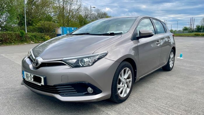 2016 Toyota Auris