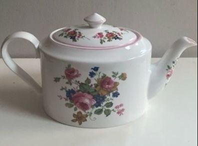 Fabulous Royal Albert Astbury  pattern tea pot