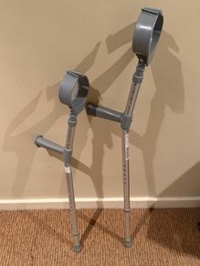 crutches adjustable