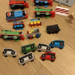 Thomas the thank engine trains and wooden track