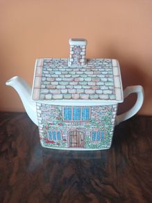 Sadler teapot