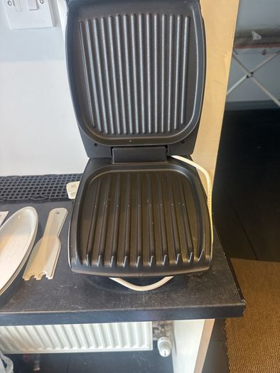 Grill. George. Foreman