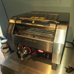 Conveyer toaster