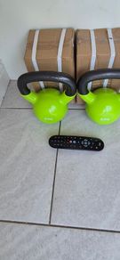 brand new 2x8kilo cast iron kettlebells