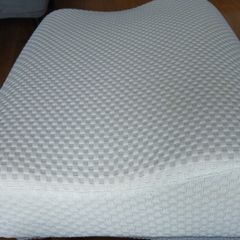 Memory foam pillow with zip cover 10 euro