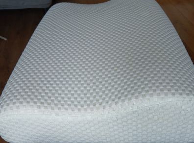 Memory foam pillow with zip cover 10 euro