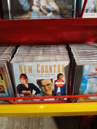 American Country music CD's (OVER 450 CDs)