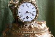 Antique Metal Figural Mantle Clock , French Rococo (It doesn't work for repair)