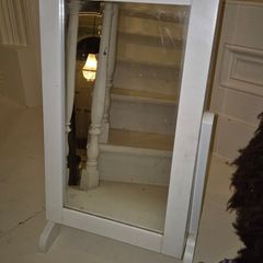 Vanity mirror with jewellery storage