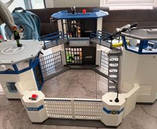 Play mobil police station and figures/accessories