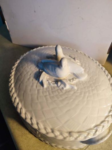 Royal Worcester Fine Porcelain Covered Casserole Dish, England