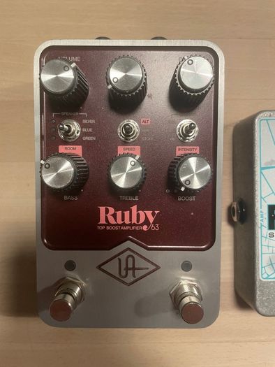 Universal Audio Ruby 63 Top Boost Amplifier pedal