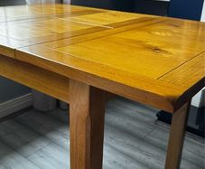Beautiful extendable table