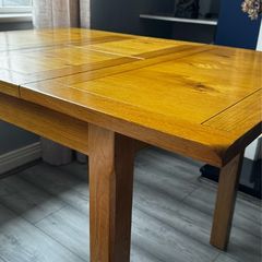 Beautiful extendable table