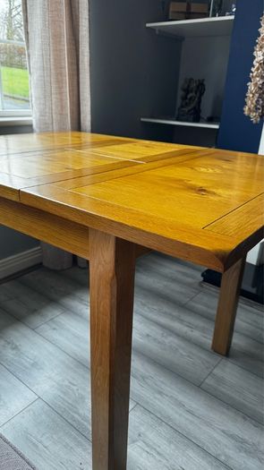 Beautiful extendable table