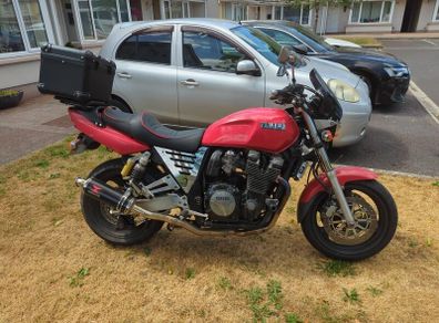 Yamaha XJR 1200