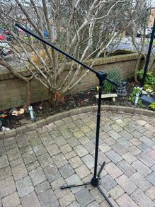 Hercules microphone stand