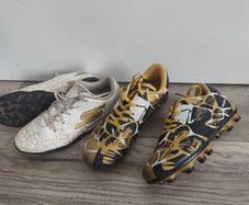 football boots size 3