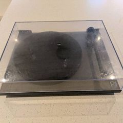 Rega Planar 1 Plus - Record player
