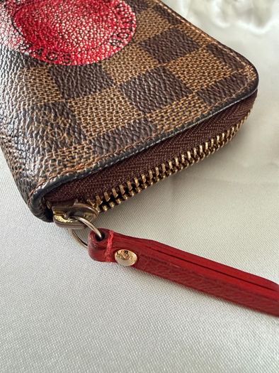 Louis Vuitton Trunk limited edition keycles Authentic
