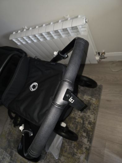 EXTREMELLY GOOD condition Bugaboo Fox 3 with Free car seat adapters
