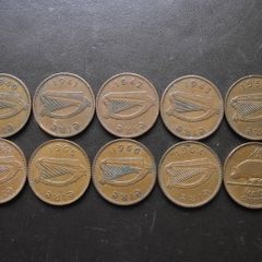 10 Irish half pennies (1940-1966)