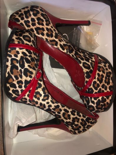 Ladies shoes
