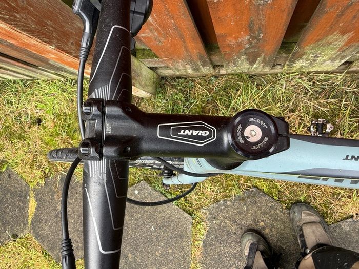 Giant Rapid 3 Hybrid Road Bike  Medium Frame (Carbon Fork)