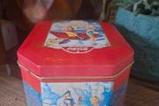 Vintage coca cola tin