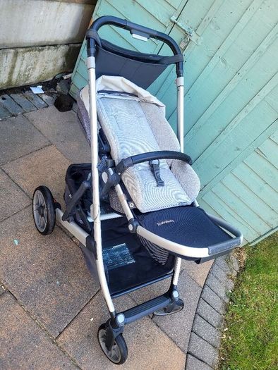 Uppababy Cruz V2 with newborn insert and adapters