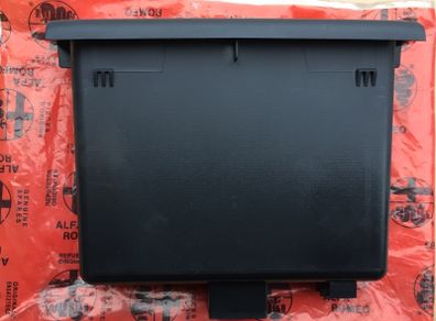 Storage Tray (Alfa Romeo 156)