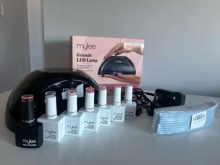 Mylee LED Lamp + gel polish nail set