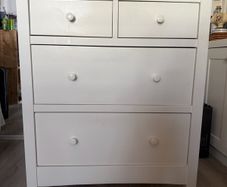 Chest of drawers