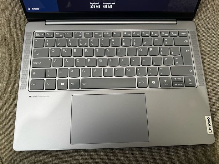LENOVO Yoga Slim 7- Intel Core Ultra 7