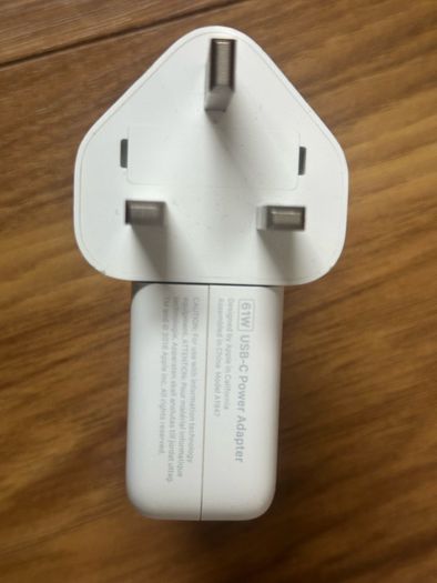 Apple USB-C Power adapter 61W