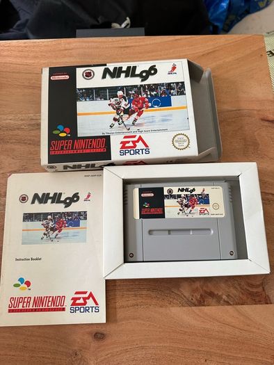 Super Nintendo retro console + games Mario