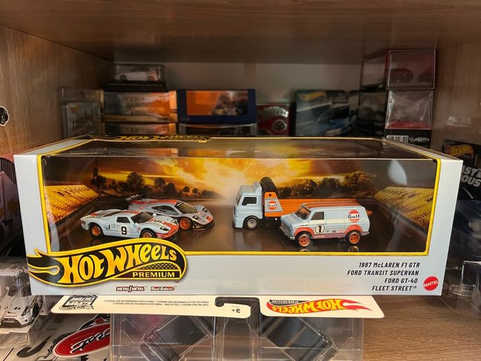 Hot wheels gulf diorama set