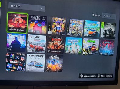 xbox series X 1TB and controller 2