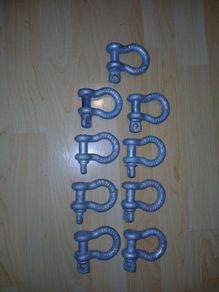 Bow shackles