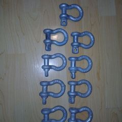 Bow shackles