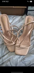 kitten heels