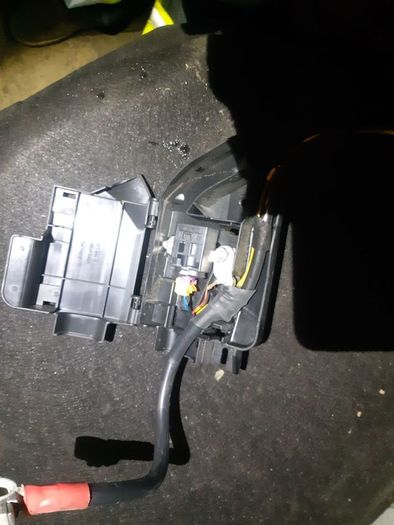 Audi A4 A5 A6 Q5 Q7 VW Battery Cut Off Fuse Overload Protection Trip 4F0915519