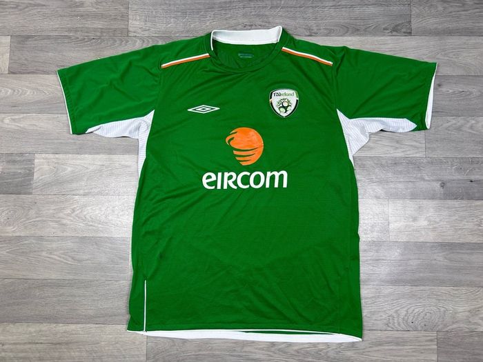 Genuine vintage 2004 Umbro Ireland Home Jersey Shirt Mens Large