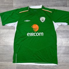 Genuine vintage 2004 Umbro Ireland Home Jersey Shirt Mens Large